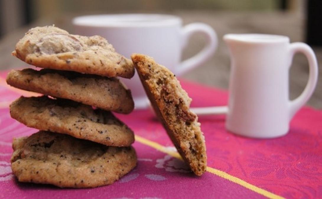 Μπισκότα με κομμάτια σοκολάτας και καφέ