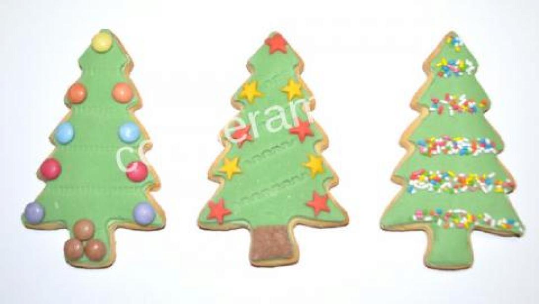 DIY: Μπισκοτένια Χριστουγεννιάτικα δεντράκια!