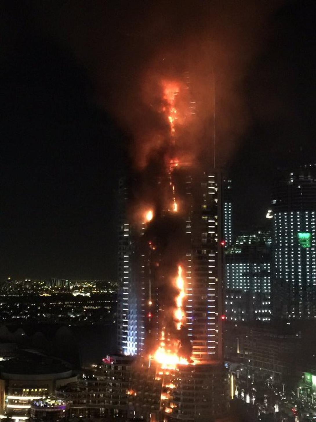 φωτια κτηριο ντουμπαι