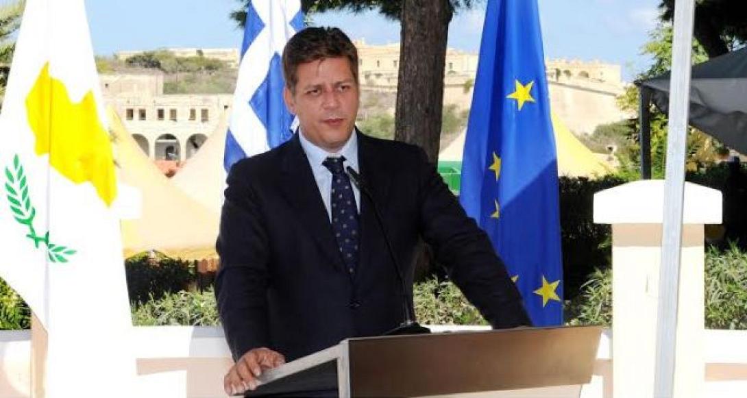 Συνάντηση Βαρβιτσιώτη με ομολόγους του της Μάλτας και της Κύπρου