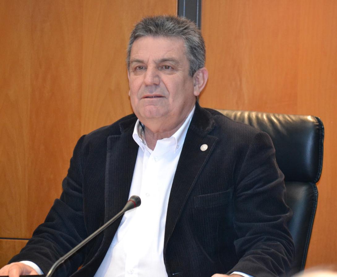 Δήμαρχος προς Ευρωπαίο Επίτροπο: «εξαθλιώσατε τη πατρίδα μας.Μάθαμε να μαστορεύουμε, γ@@@@ε και το μάστορα»