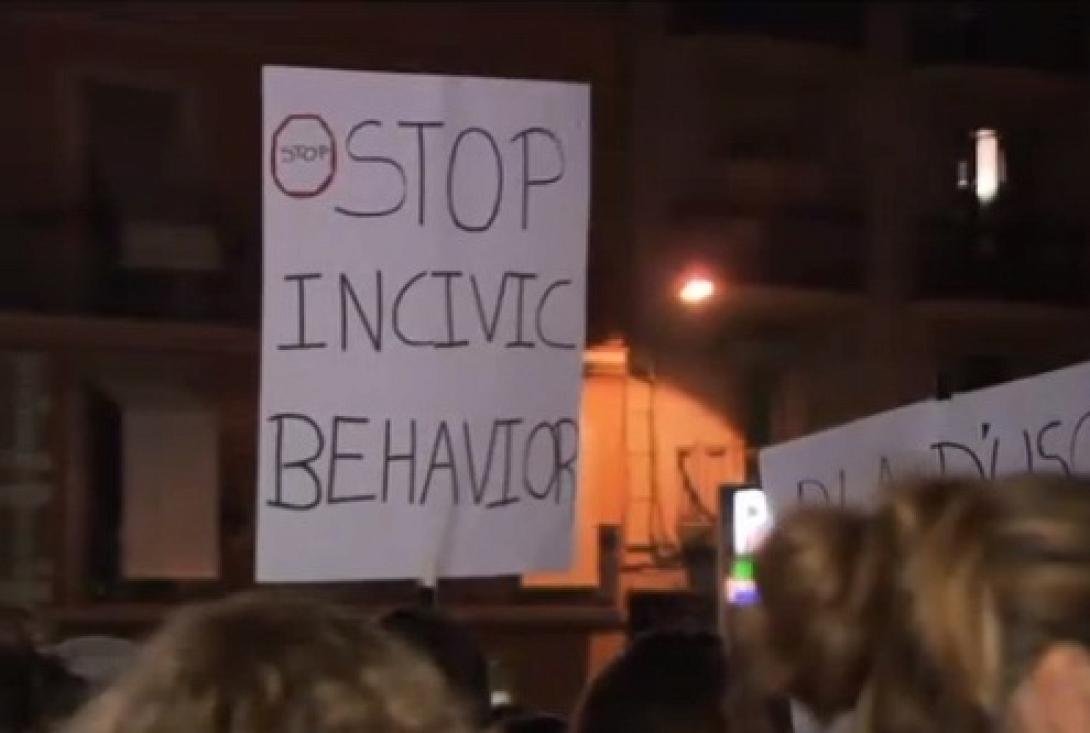 "Ως εδώ" είπε η Βαρκελώνη στους Τουρίστες της Ντροπής