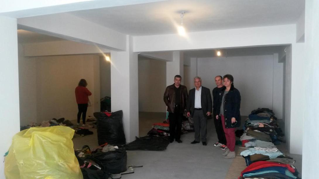 Διανομή ρούχων στο Δήμο Μαλεβιζίου