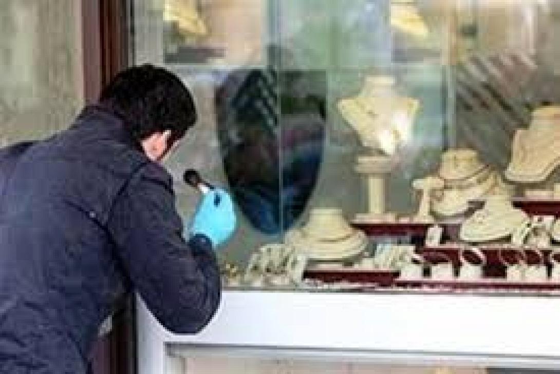 Κινηματογραφική ληστεία σε χρυσοχοείο στην Αγία Βαρβάρα