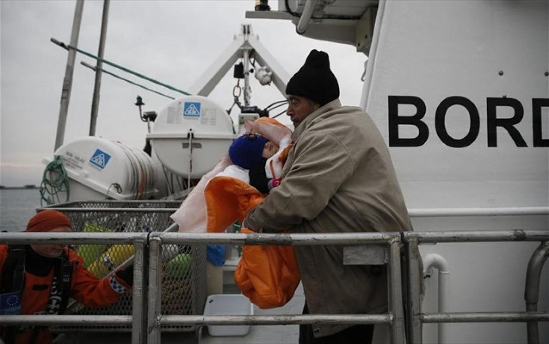 diasosi-prosfugon-kai-metanaston-apo-ploio-tis-frontex-mutilini.jpg