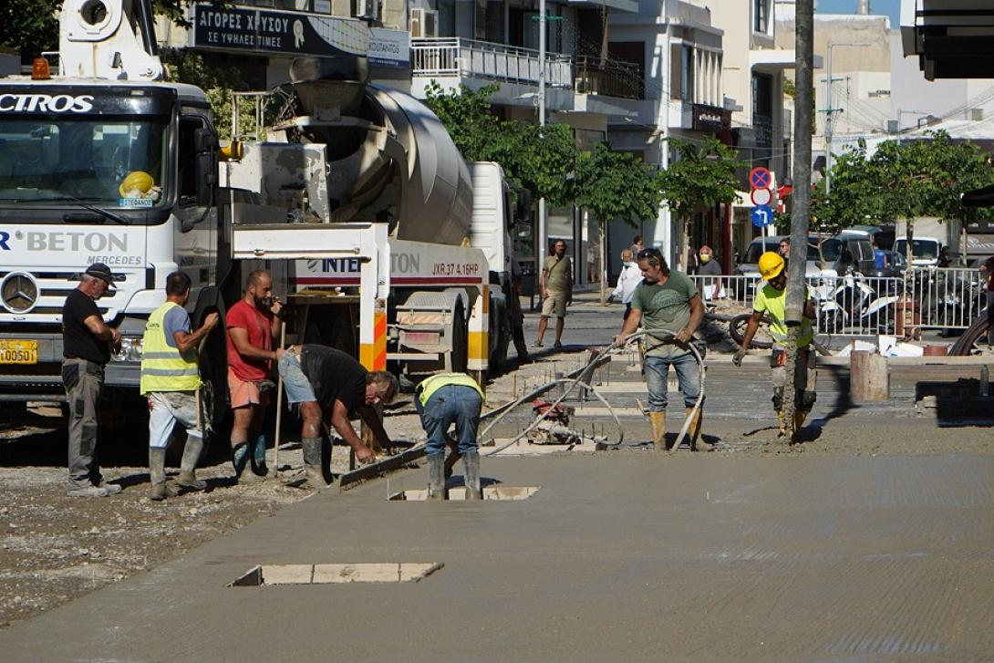 Σε πλήρη εξέλιξη οι εργασίες για την ανάπλαση του κέντρου