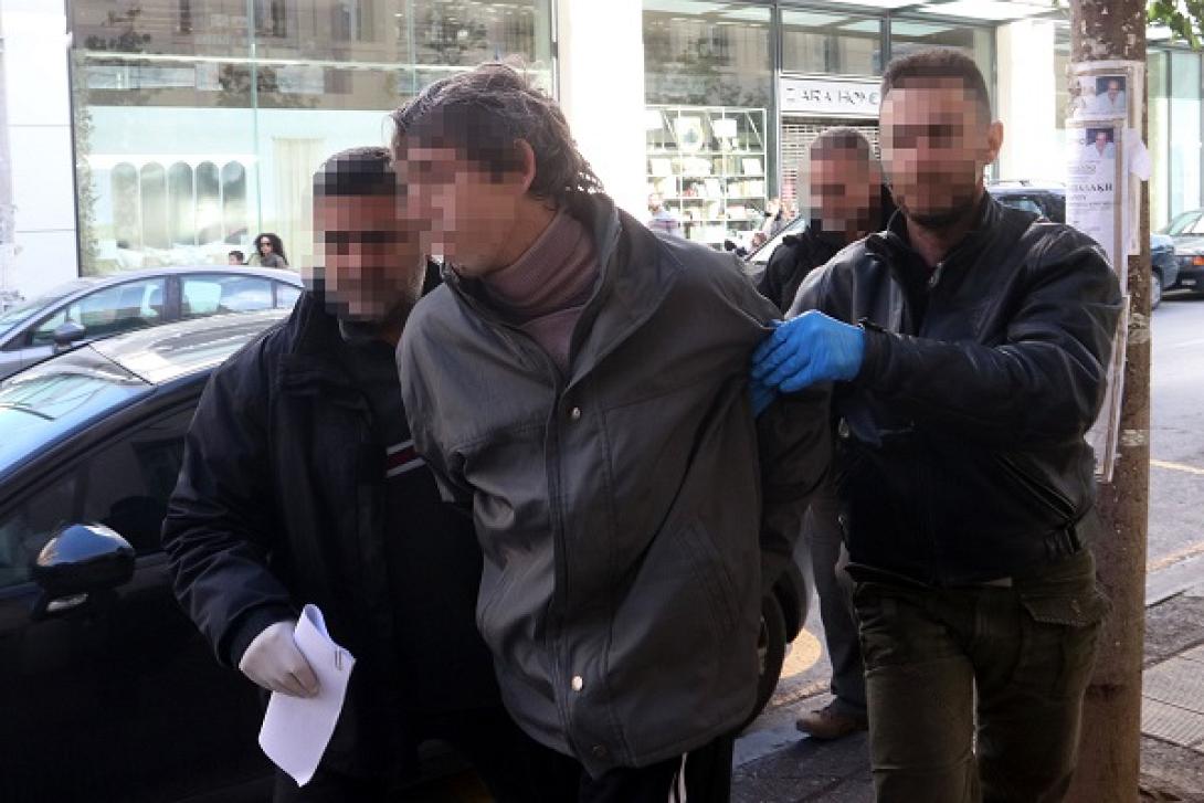 πατροκτονος