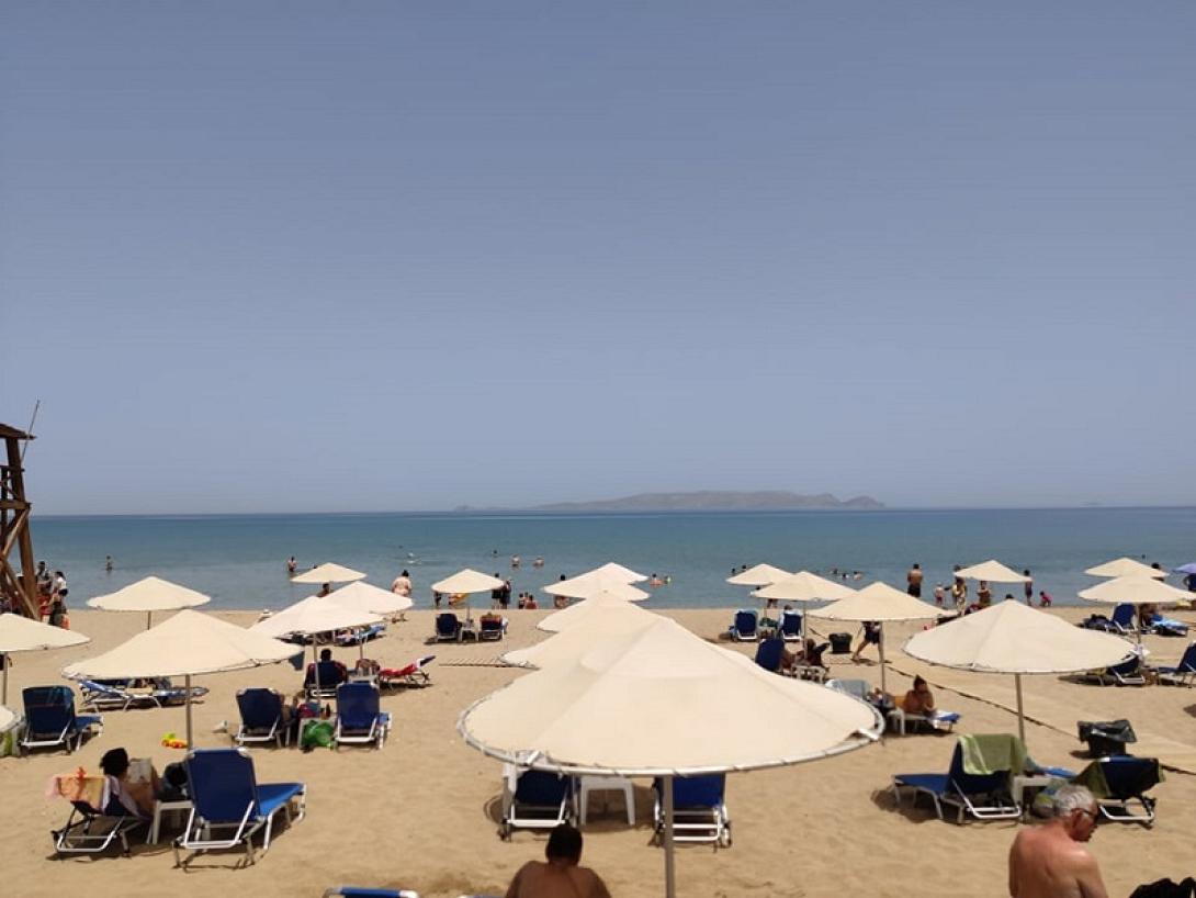 Η Δημοτική παραλία Καρτερού σήμερα