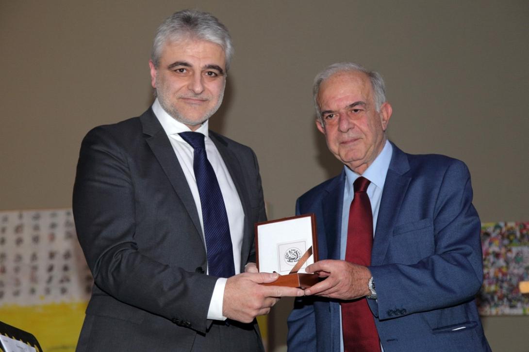 Λαμπρινός - Ταβερναράκης