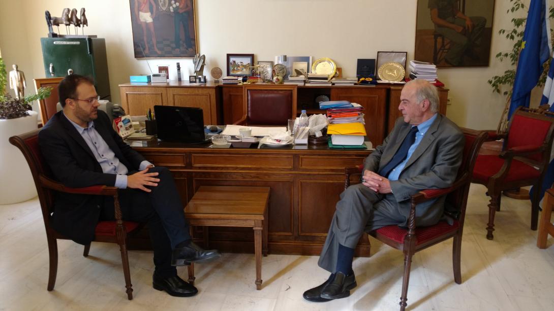 θεοχαροπουλος