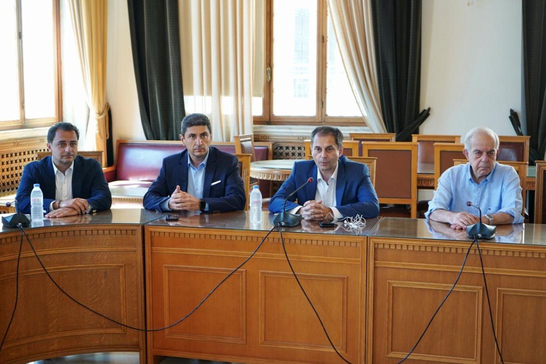 Θεοχαρης Λαμπρινος