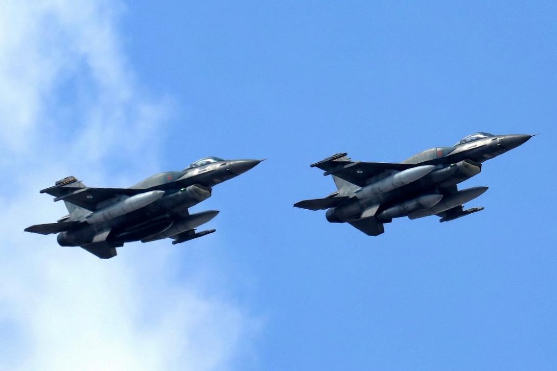 πολεμικη αεροπορια F-16.jpg