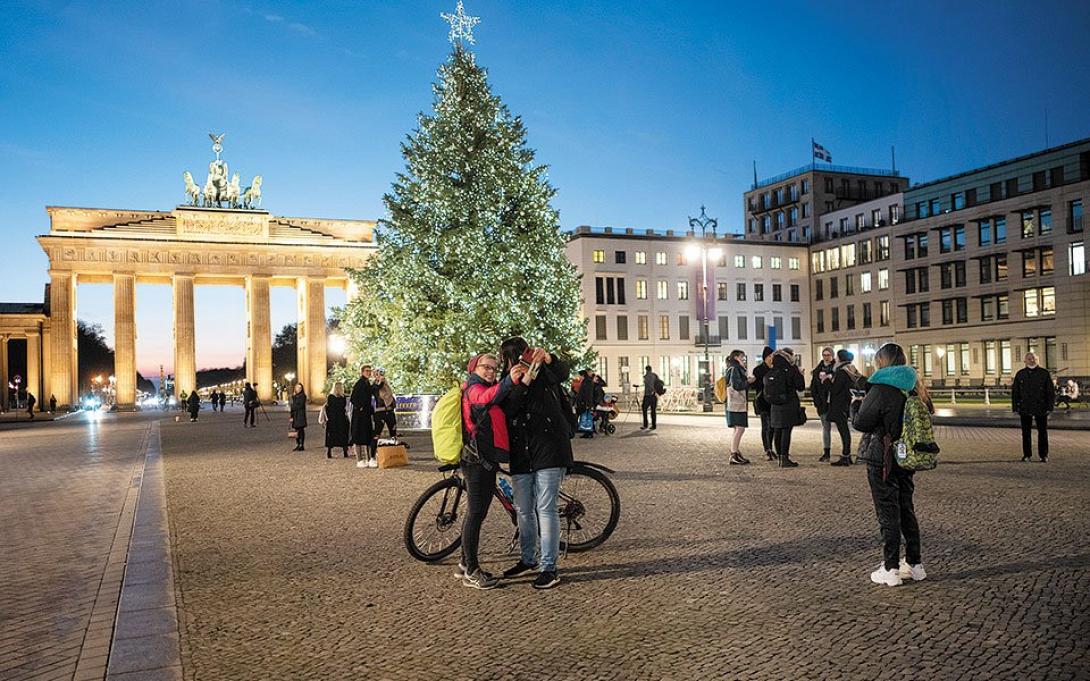 Παράταση του lockdown έως τον Απρίλιο προβλέπει η πρόταση που θα υποβάλει η Καγκελαρία 