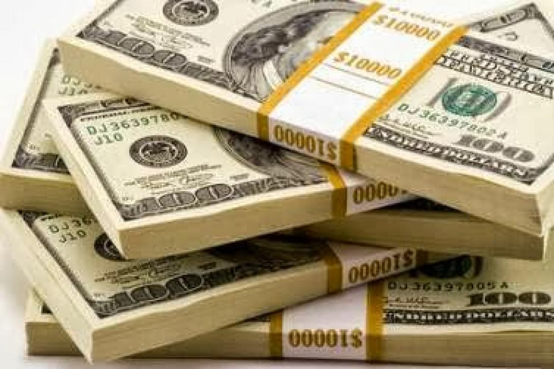 Ταξιτζής επέστρεψε 300.000 $ σε... αφηρημένο πελάτη