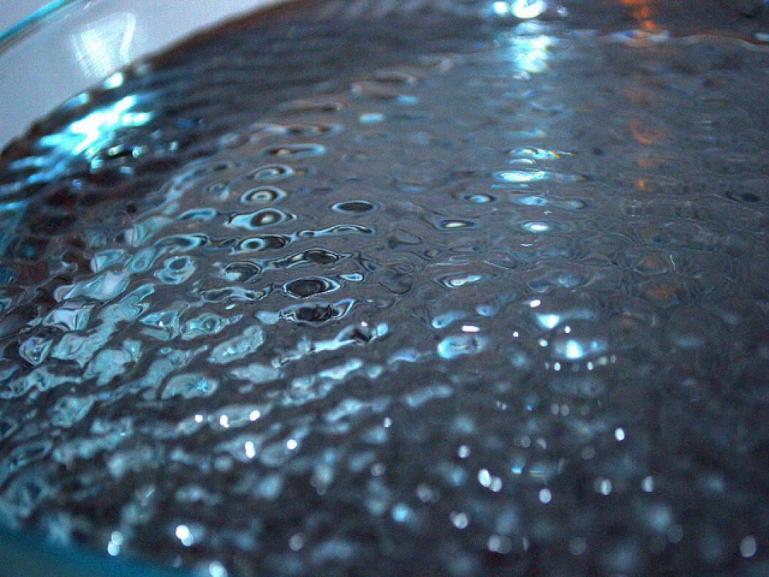 Νέα εποχή για τις ΑΠΕ: Η τεχνολογία που μετατρέπει τις δονήσεις σε ηλεκτρισμό