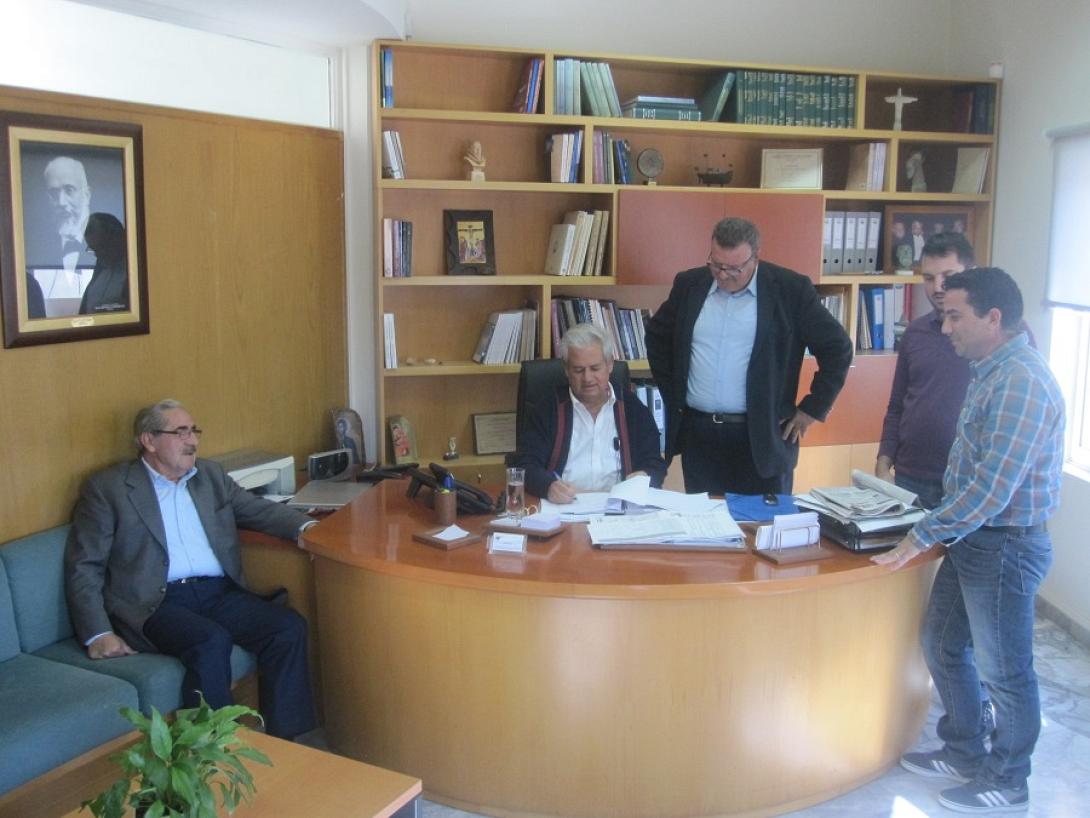 κώστας τριγώνης