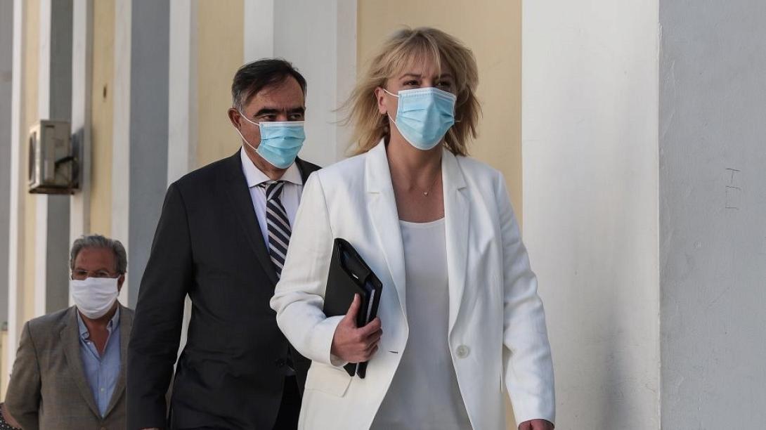 Δούρου στον ανακριτή