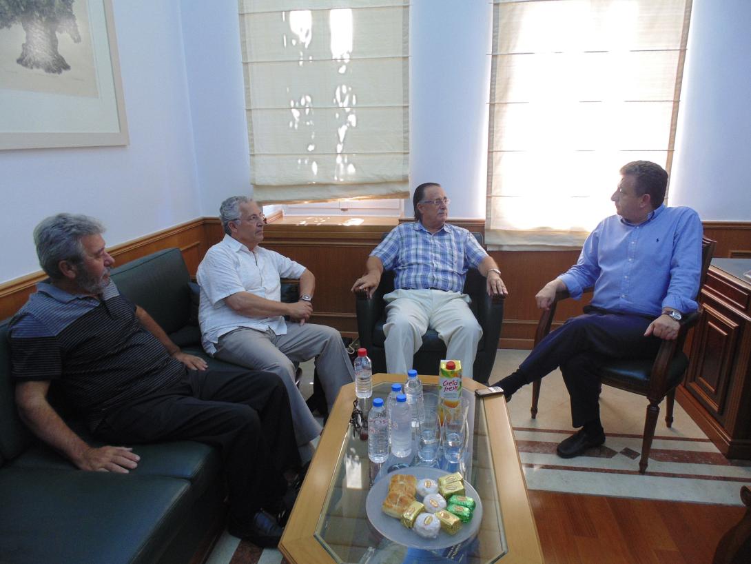 Συνάντηση Περιφερειάρχη με το νέο Προεδρείο του Παγκοσμίου Συμβουλίου Κρητών