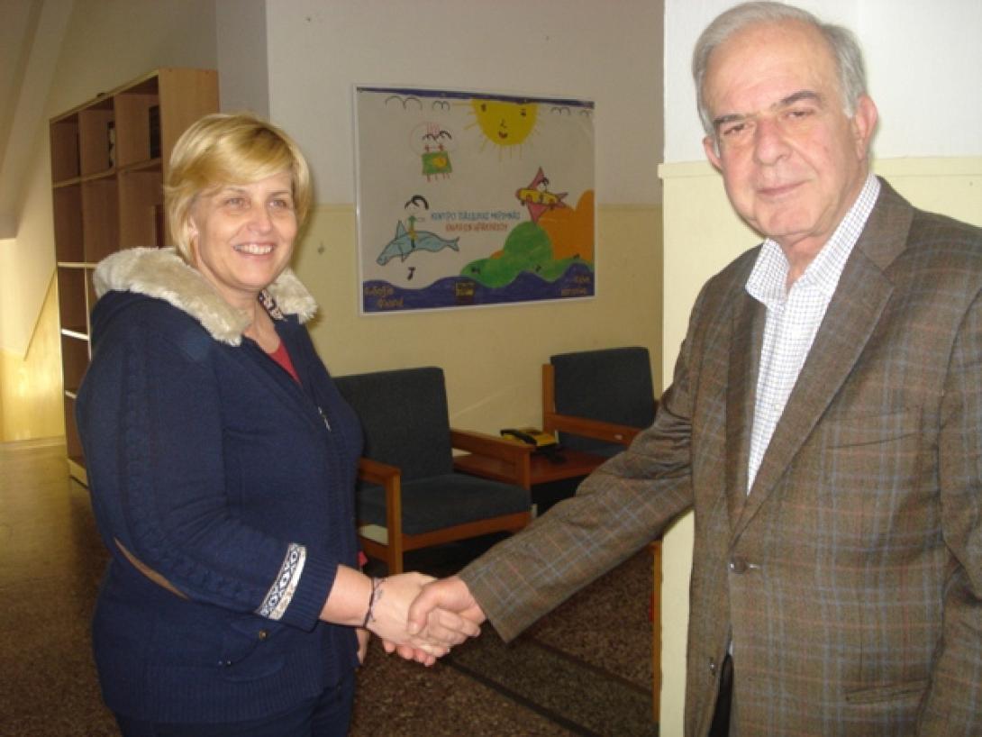 Ο Β.Λαμπρινός στο Κέντρο Μέριμνας Θηλέων