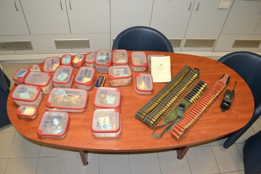 οπλα αστυνομια συλληψη.jpg