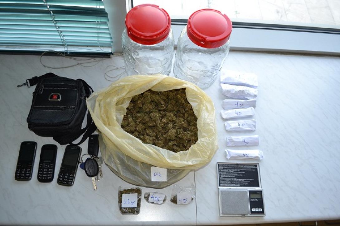 Ηράκλειο: Έγινε τσακωτός έξω από το σπίτι του στο οποίο έκρυβε μεγάλη ποσότητα χασίς