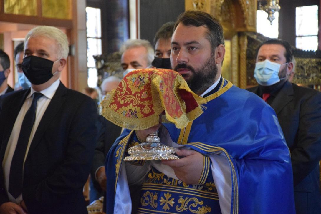 θεια κοινωνια