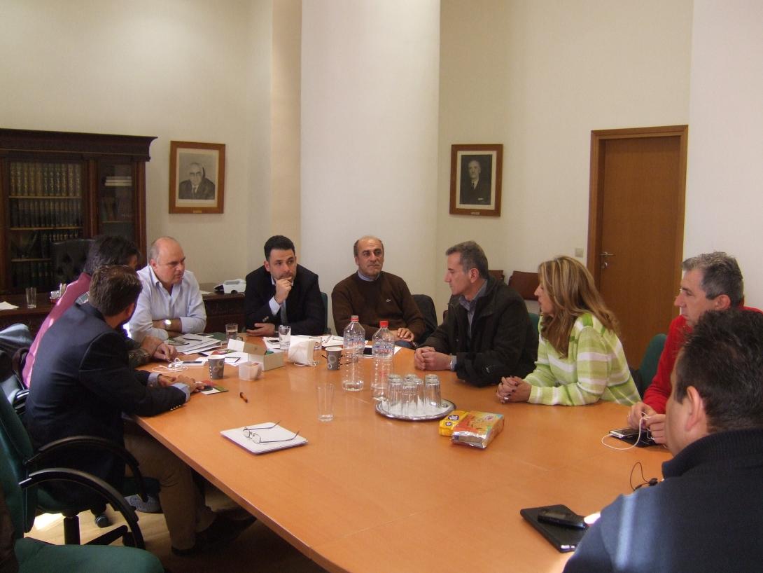 Συνάντηση για τα προβλήματα των επαγγελματοβιοτεχνών