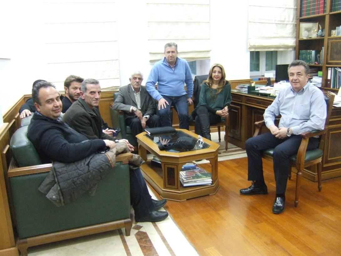 Συνάντηση Αρναουτάκη-ΟΕΒΕΝΗ για το παραεμπόριο