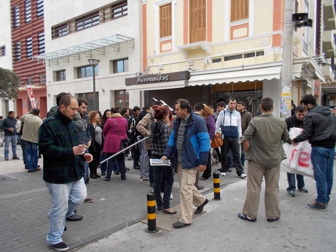 Και όμως οι Ηρακλειώτες κατέβηκαν σήμερα στην αγορά και στο κέντρο του Ηρακλείου (φωτορεπορτάζ)