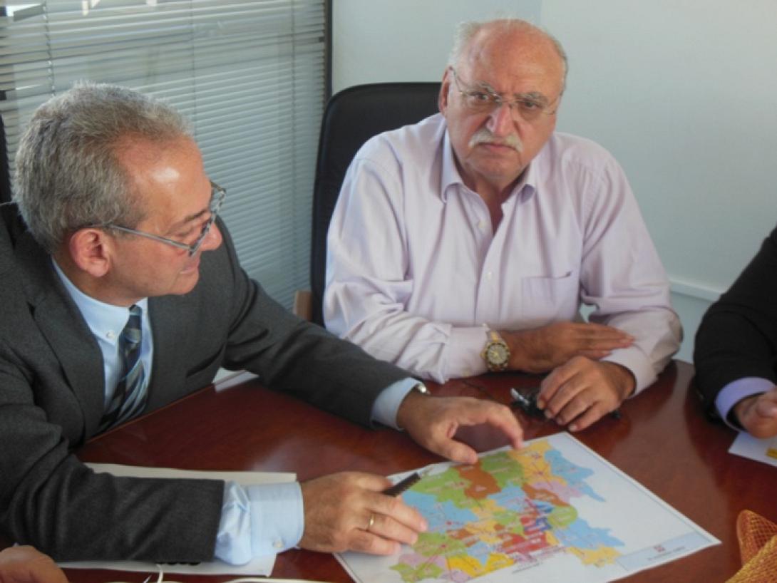 Ολοκληρώθηκε η συνάντηση προέδρου ΕΚΑΒ με διοικητή 7ης ΥΠΕ Κρήτης