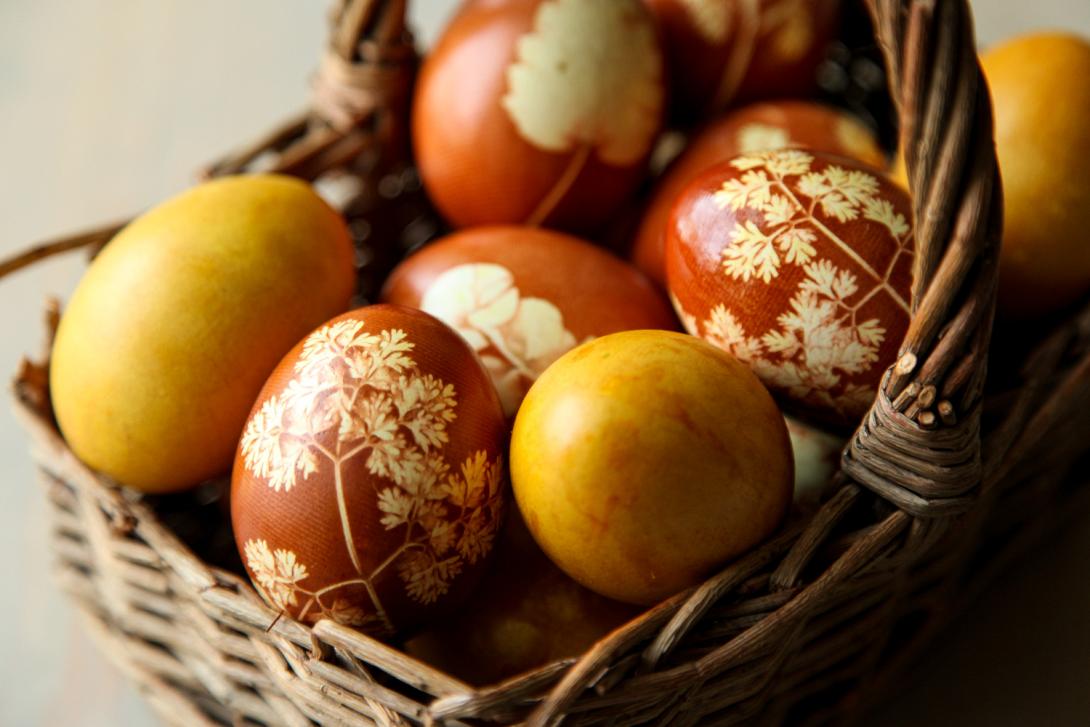 easter_eggs_with_natural_color_2_1_of_1.jpg