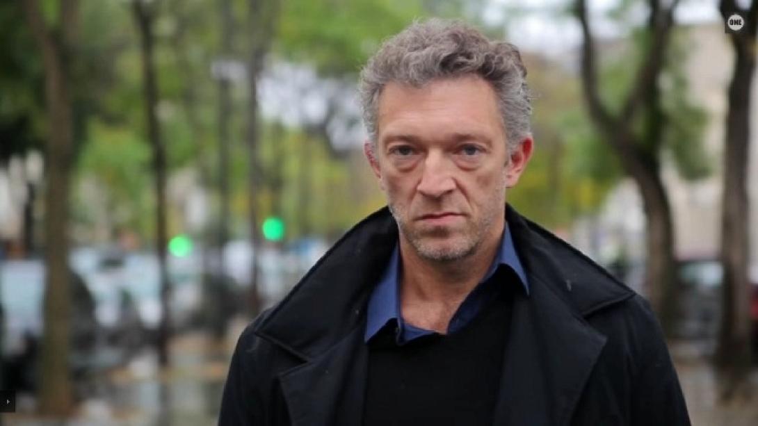 Οι καλλιτέχνες ενώνουν τις δυνάμεις τους ενάντια στον Εμπολα (βίντεο)