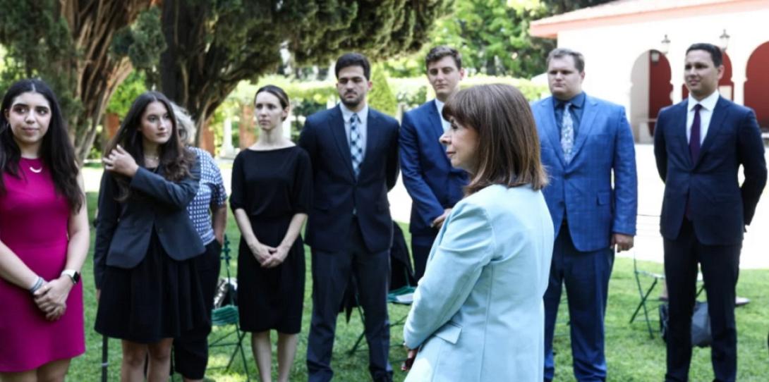 σακελλαροπουλου - ελληνοαμερικανοι φοιτητες