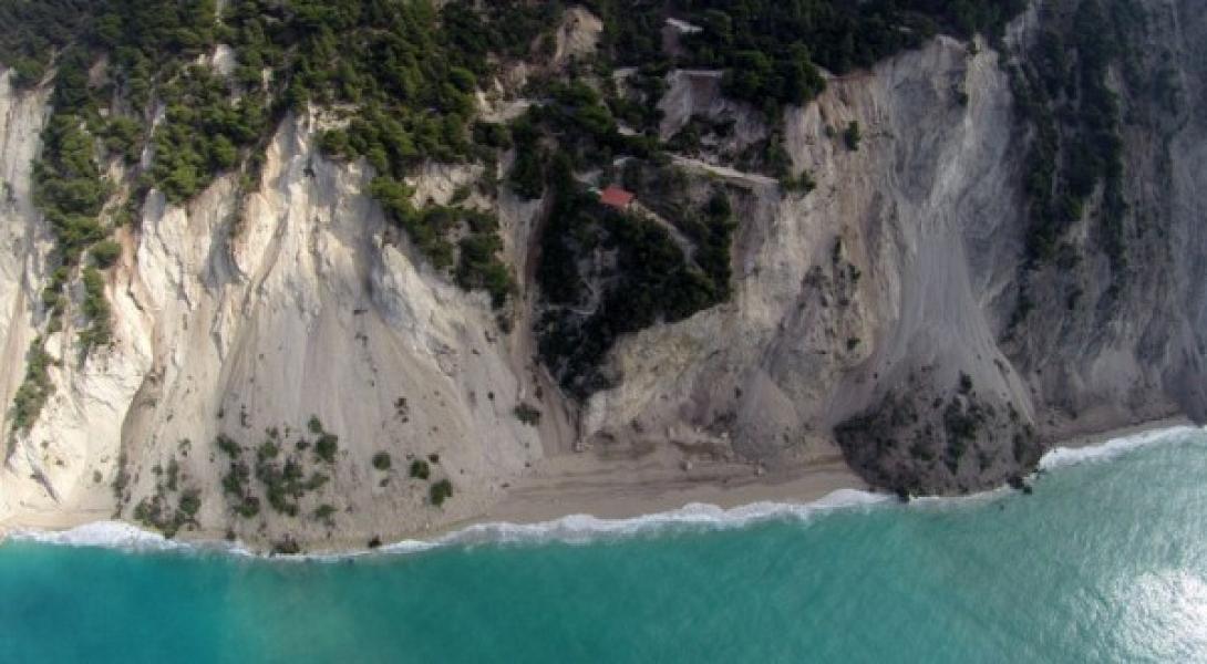 παραλια εγκρεμνοί