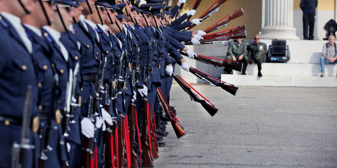 στρατιωτικοί μισθολόγια