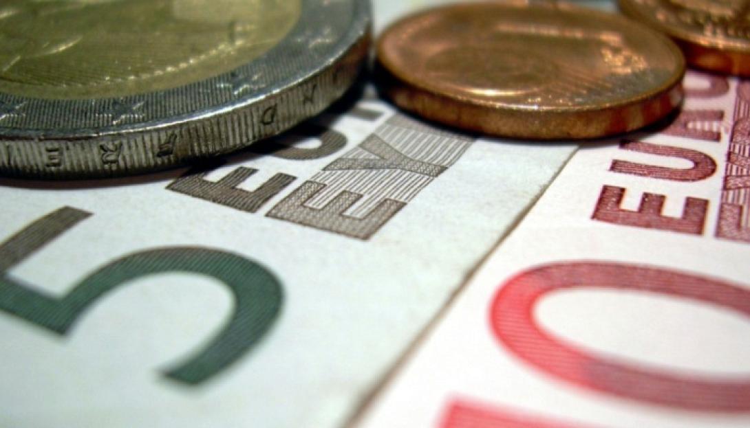 Σταδιακή μείωση της έκτακτης εισφοράς κατά 50%