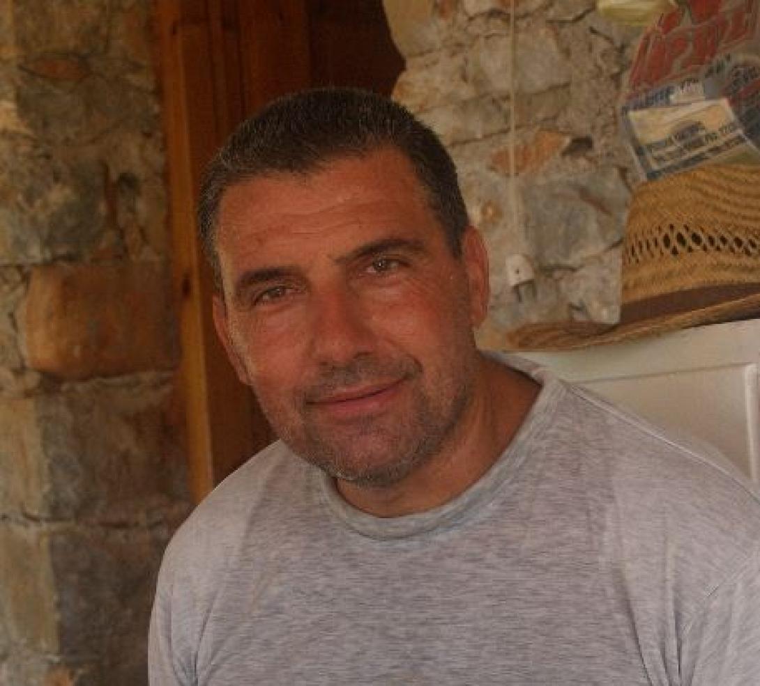 Αυτός είναι ο πρώην ΕΚΑΜίτης "συνεργάτης" του Χριστόδουλου Ξηρού (φωτο)