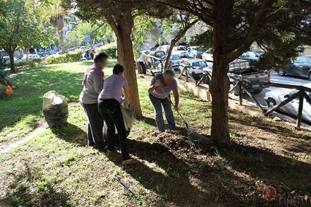 Εθελοντές καθάρισαν το πάρκο δίπλα από το Εργατικό Κέντρο Ηρακλείου (φωτογραφίες)