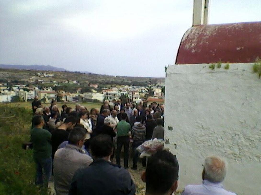 Ελεύθερος ο παπάς που συνελήφθη στο εκκλησάκι του Άη Γιώργη Καρτερού