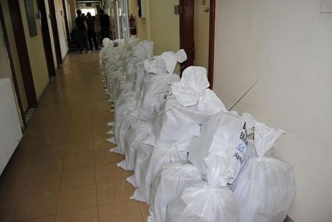 Ασήκωτοι οι εκλογικοί σάκοι!