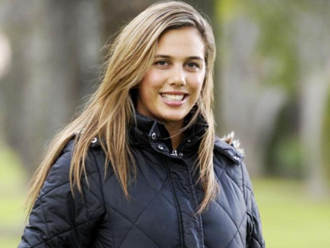 Μετά από 100 χειρουργεία ... έγινε εξώφυλλο (φωτογραφίες)