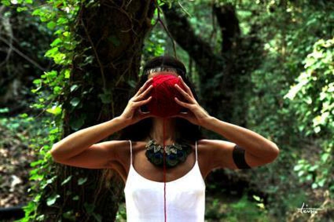 εκθεση ξετυλίγοντας τον μιτο  