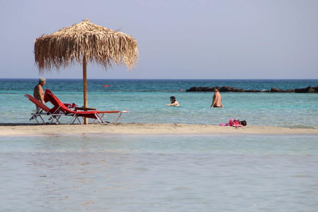 Ορθώνουν το ανάστημα τση Κρήτης τα κοπέλια !!