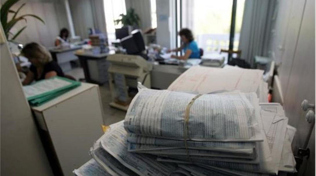 Αντισυνταγματική η έφοδος εφοριακών σε σπίτια, λένε οι δικηγορικοί σύλλογοι