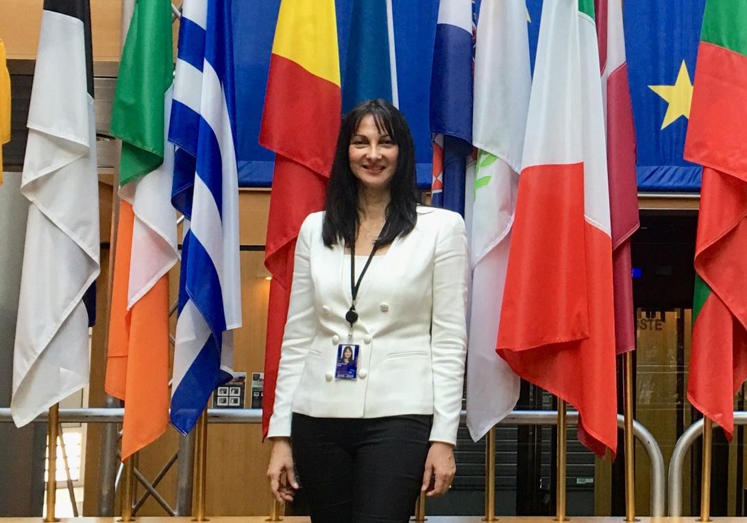 ελενα κουντουρα.jpg