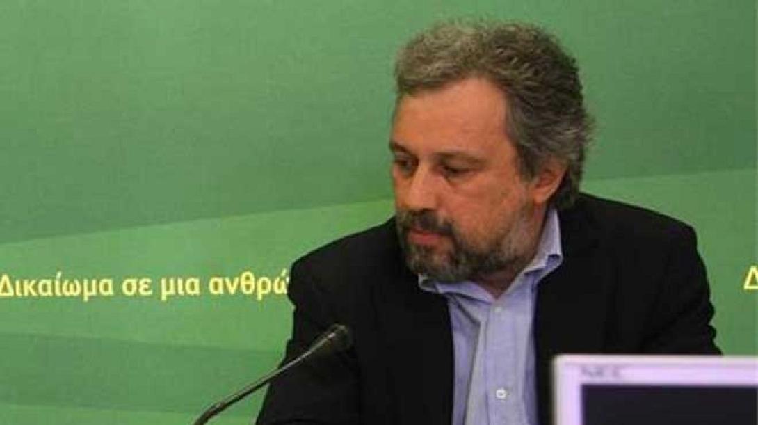 "Ο Γ. Παπανδρέου δεν εξέθεσε τη χώρα στον κίνδυνο χρεοκοπίας", τονίζει συνεργάτης του