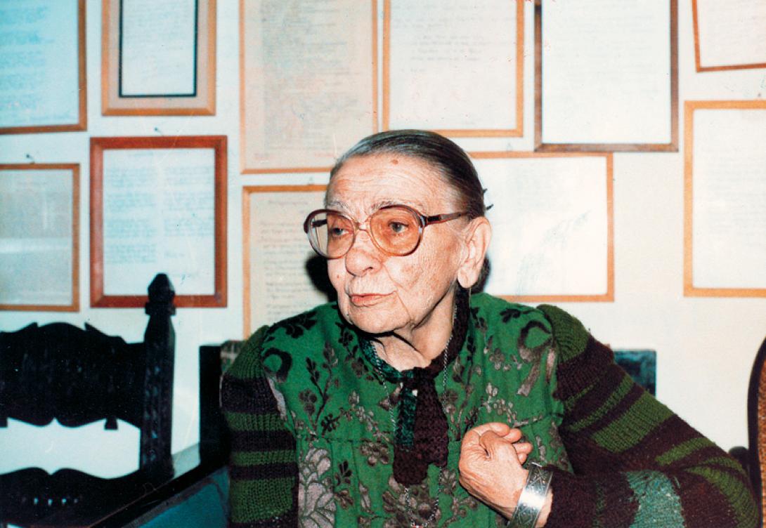 ελλη αλεξιου.jpg