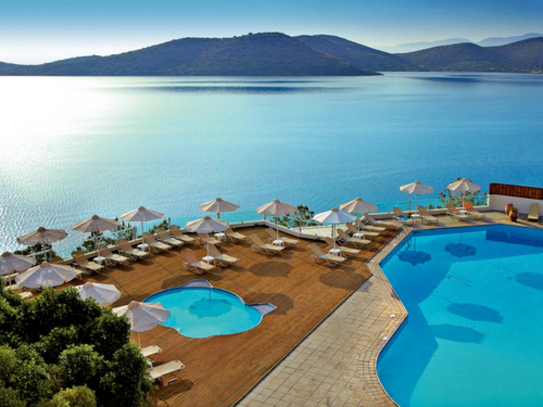 Οι γιατροί που επενδύουν 13 εκατ. ευρώ στον τουρισμό της Ελούντας 