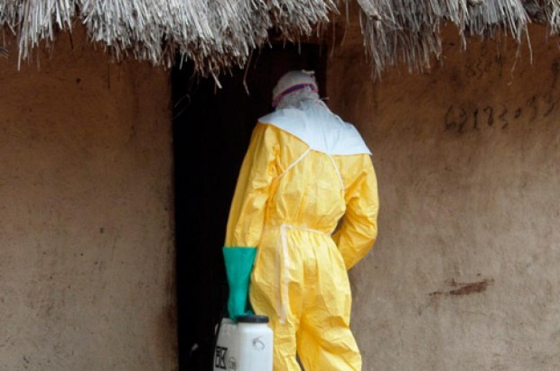 Χαμηλή η πιθανότητα μετάδοσης του ιού Έμπολα στη χώρα μας, λένε οι επιστήμονες