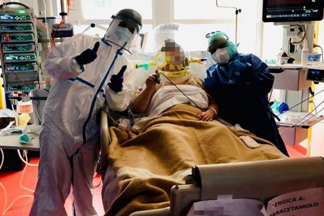 διασωληνωμένος ασθενή με κορωνοϊό στην Εντατική 
